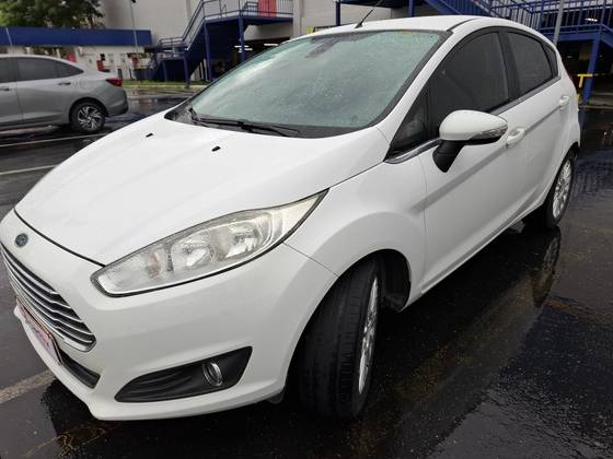 FORD FIESTA 1.0 ECOBOOST TITANIUM PLUS HATCH 12V GASOLINA 4P POWERSHIFT FORD FIESTA 1.0 ECOBOOST TITANIUM PLUS HATCH 12V GASOLINA 4P POWERSHIFT
